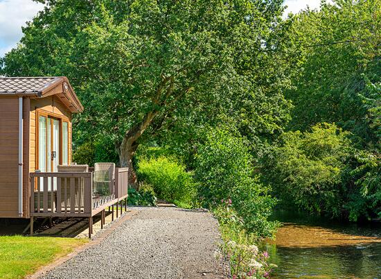 Riverside holiday lodges on 5 star holiday park in Herefordshire