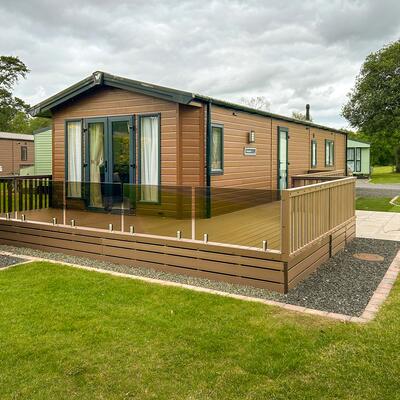 Willerby Sheraton Elite Lodge for sale on 5 star holiday park with golf, fishing and clubhouse. Exterior photo